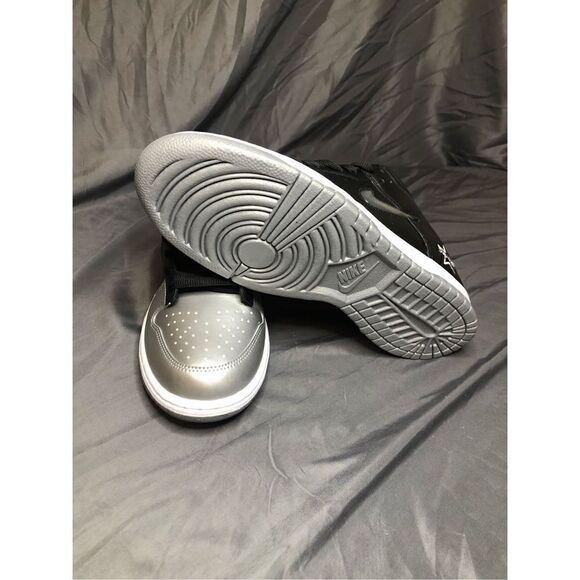 Nike SB Dunk Low  Metallic Silver and Black Men’s Size 9.5 - Picture 7 of 8